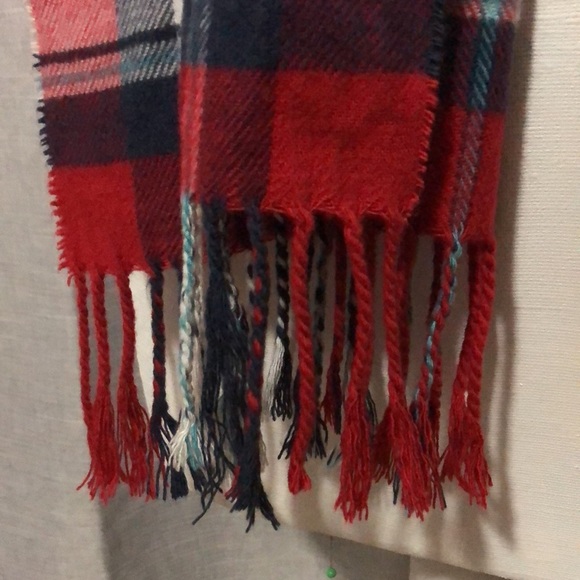 Italy Design “Cashmere Feel”Scarf-Red/White/Blue Plaid-Twisted Fringe-70x12-EUC - Picture 6 of 14